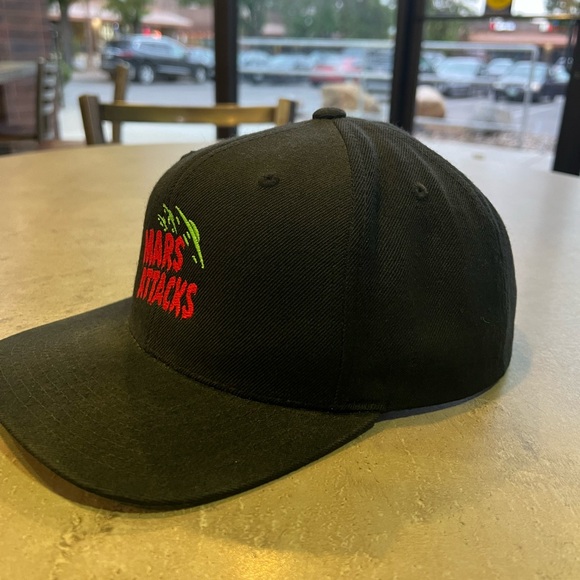 Mars Attacks SnapBack - Picture 2 of 5